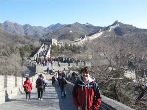 Tom_at_the_Great_Wall[1]